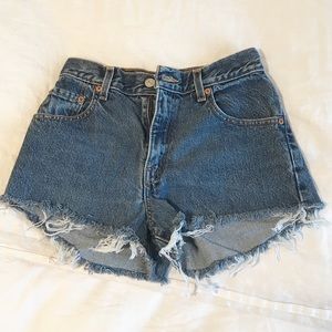 LEVIS cut off shorts